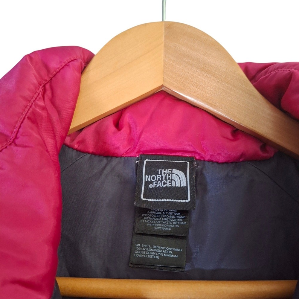 The North Face 550 Down Vest Womens Medium Pink Chevron Quilted Full Zip Puffer - Picture 3 of 9